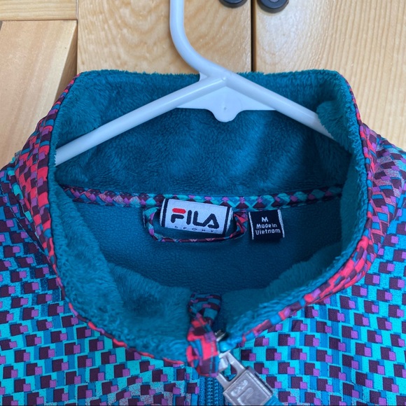 Awesome turquoise FILA sweatshirt that’s super cozy. - Picture 4 of 4